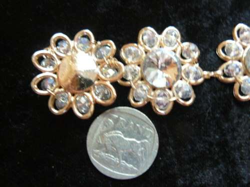 GOLD TONED WITH BLING STONES BRACELET 17 CM