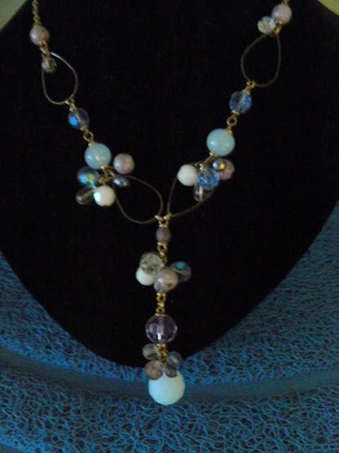 NECKLACE STUNNINGPLEASE HAVE A CLOSER LOOK
