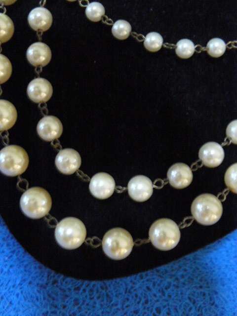 FOUX PEARL 3 STRAND NECKLACE