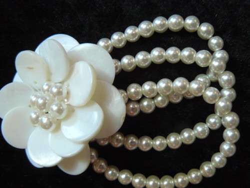 3 STRAND FOUX PEARL BRACELET STRETCH