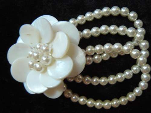 3 STRAND FOUX PEARL BRACELET STRETCH