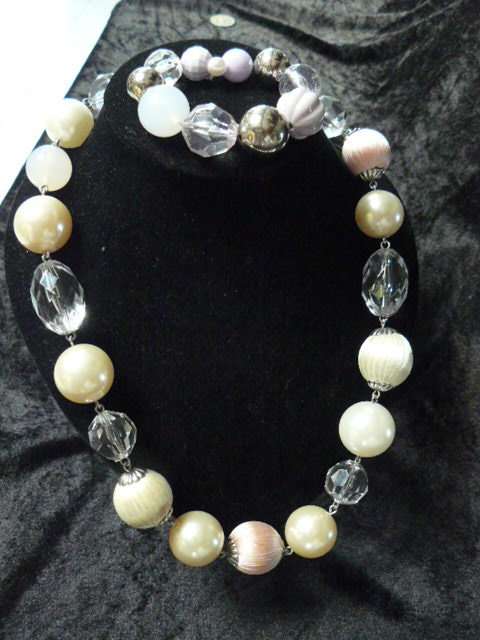 STUNNING CHUNCKY FASHION NECKLACE 72 CM AND STRETCH BANGEE