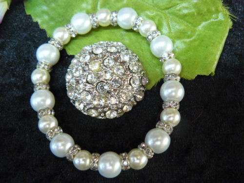FOUX PEARL STRETCH BRACELET AND FASHION PIN ON BLING BUTTON