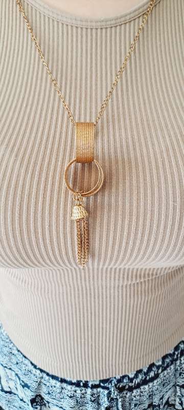 Bronzy coppery unusual but pretty long necklace