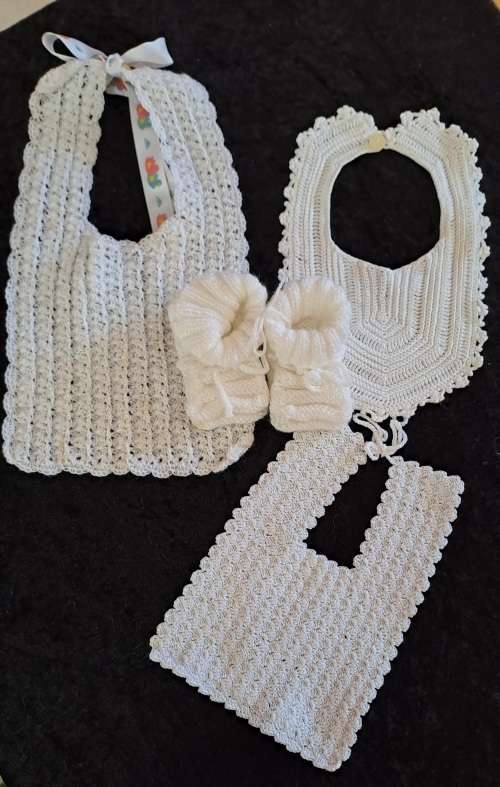 3x stunning vintage cotton bibs and booties