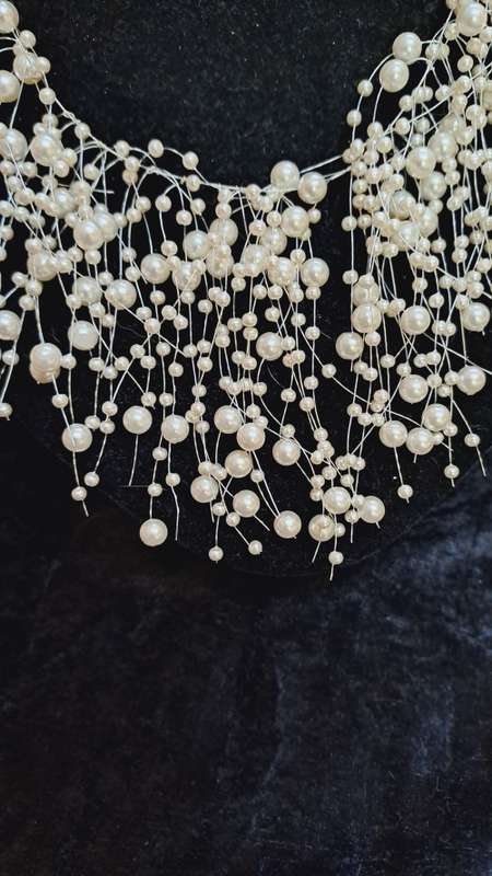 Clustered faux pearl necklace LOVELY