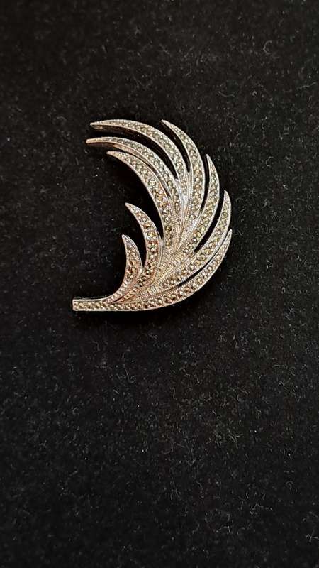 Stunning Sphinx marcasite brooch