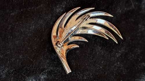 Stunning Sphinx marcasite brooch