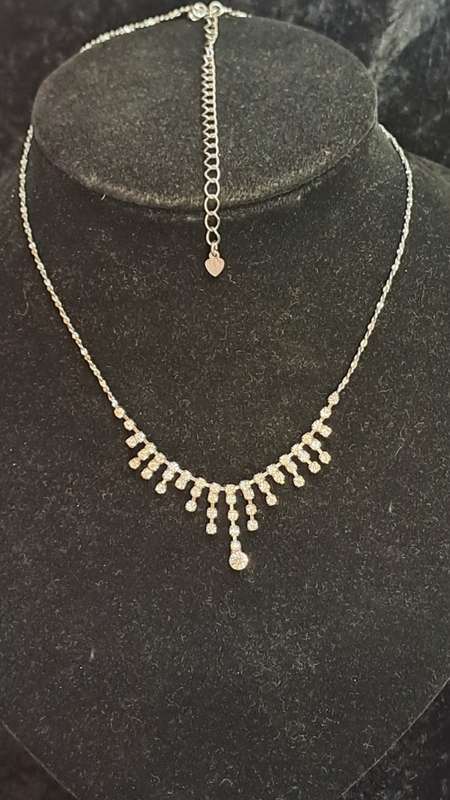 Pretty bling necklace