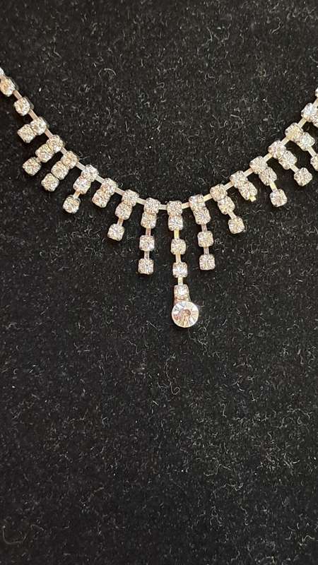 Pretty bling necklace