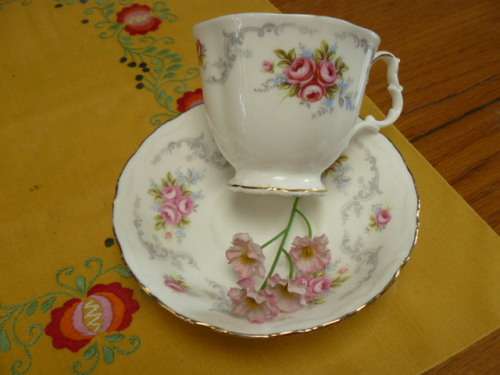 ROYAL ALBERT DUO STUNNING !!!