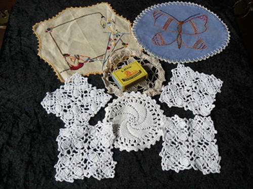 VINTAGE COTTON MIXED DOILIES