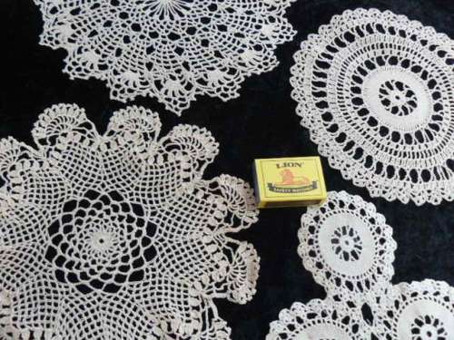 MIXED LOT OF VINTAGE DOILIES CREAM