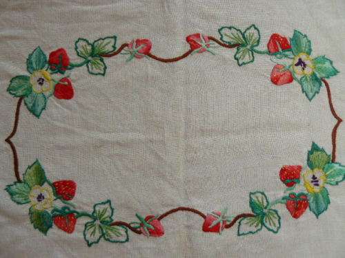 VINTAGE COTTON EMBROIDERED TRAY CLOTH