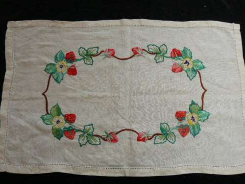 VINTAGE COTTON EMBROIDERED TRAY CLOTH