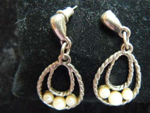 SILVER TONED FASHION EARRINGS WITH FOUX PEARLS