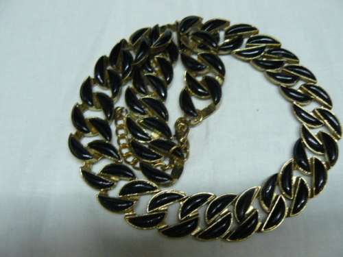 GOLD AND BLACK FASHION NECKLACE
