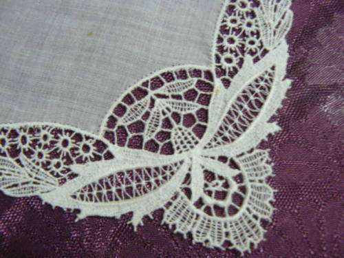HANKIE VINTAGE COTTOM WIH LACE