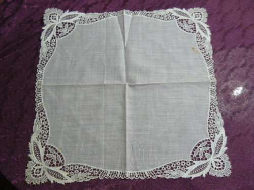 HANKIE VINTAGE COTTOM WIH LACE