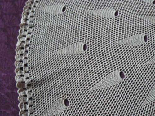 VINTAGE COTTON HAND CROCHETED ROUND DOILIE CREAM