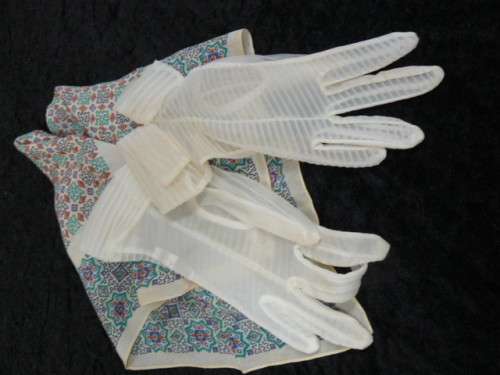 VINTAGE GLOVED AND HANKIE