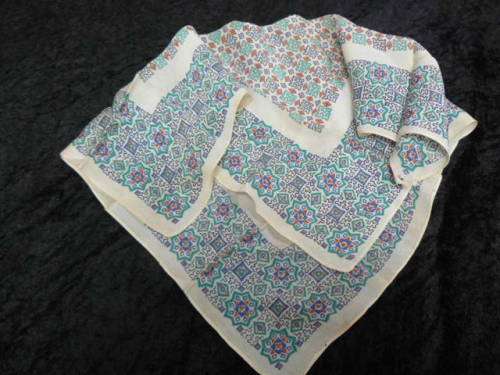 VINTAGE GLOVED AND HANKIE