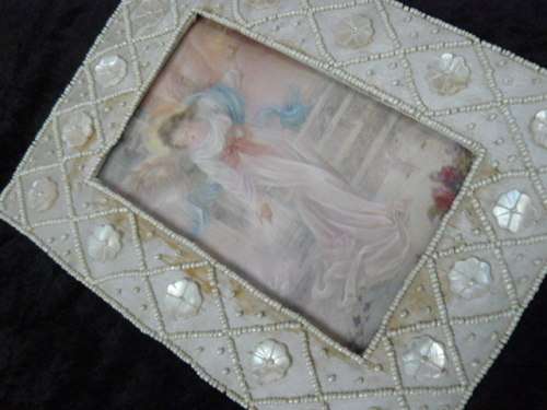 STAND UP FRAME WITH PICTURE