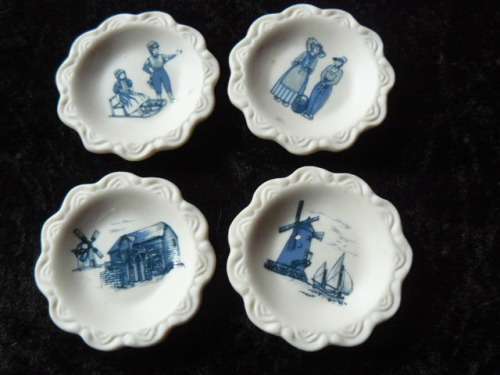 DELFT WARE GENUINE PORCELAIN MINIATURE COLLCTBLE PLATES