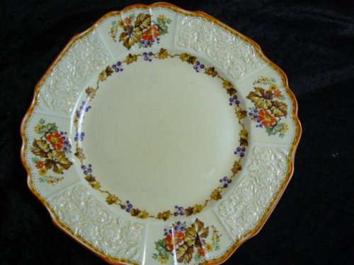 PLATE PORCELAIN ENGLAND 22 CM