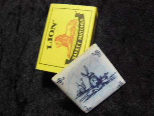 MINIATURE DELFT TYLE