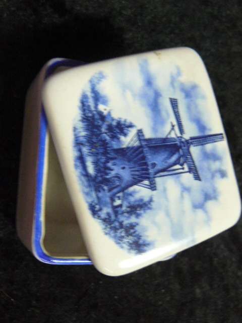 DELFT LIKE SMALL TRINKET BOX