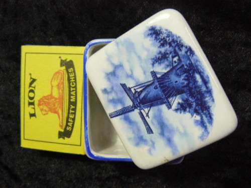 DELFT LIKE SMALL TRINKET BOX