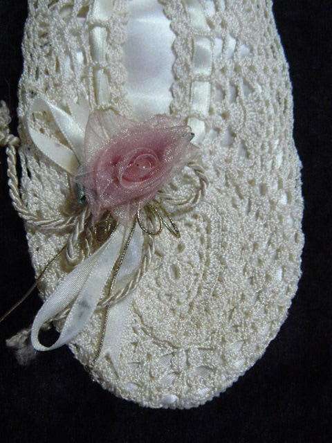 VINTAGE HAND CROCHETED SLIPPERS WITH FREE HANKIE AND SCARVE