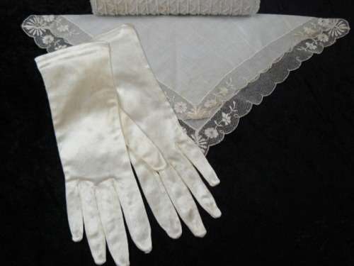 VINTAGE LIKE CLUTCH BAG, VINTAGE COTTON CLUTCH BAG AND SATIN GLOVES