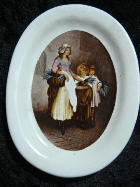 YARDLEY OF LONDON PORCELAIN  SOAP DISH