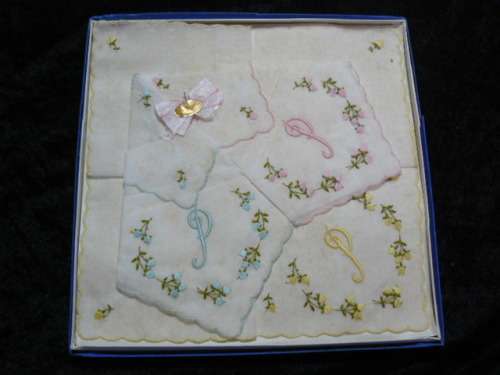 VINTAGE COTTON EMBROIDERED HANKIS BOXED