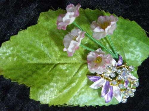 STUNNING BLING FASHION BROCH