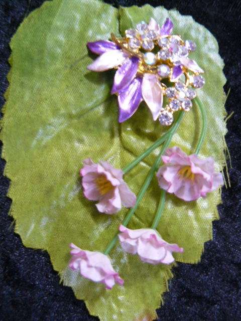 STUNNING BLING FASHION BROCH