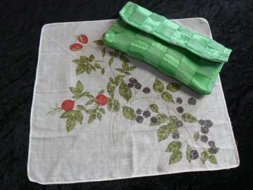VINTAGE HANKIE, LITTLE BAG AND FREE GIFT