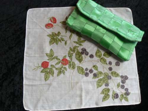 VINTAGE HANKIE, LITTLE BAG AND FREE GIFT