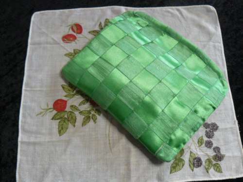 VINTAGE HANKIE, LITTLE BAG AND FREE GIFT