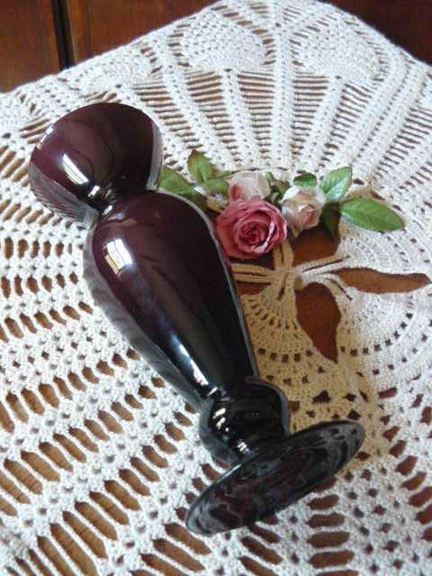 GLASS VASE