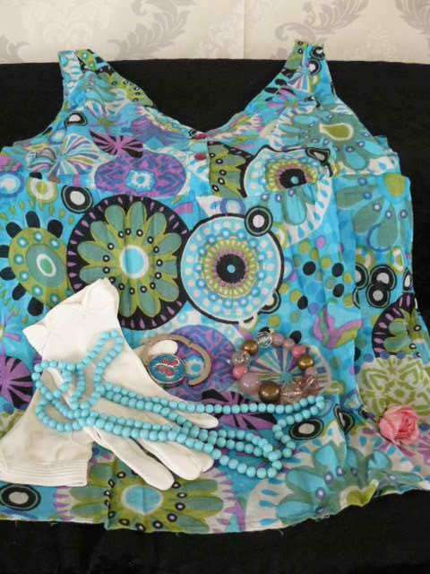 A LITTLE VINTAGE MIXED LOT FOT THE LADY