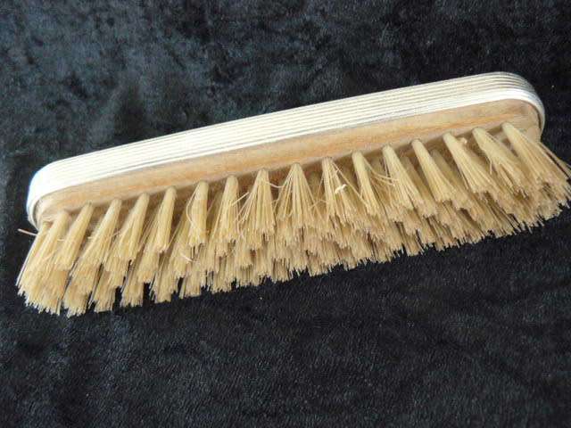 PETIT POINT VINTAGE BRUSH