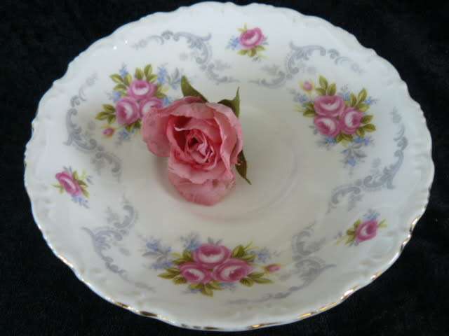 ROYAL ALBERT PLATE 13.6 CM