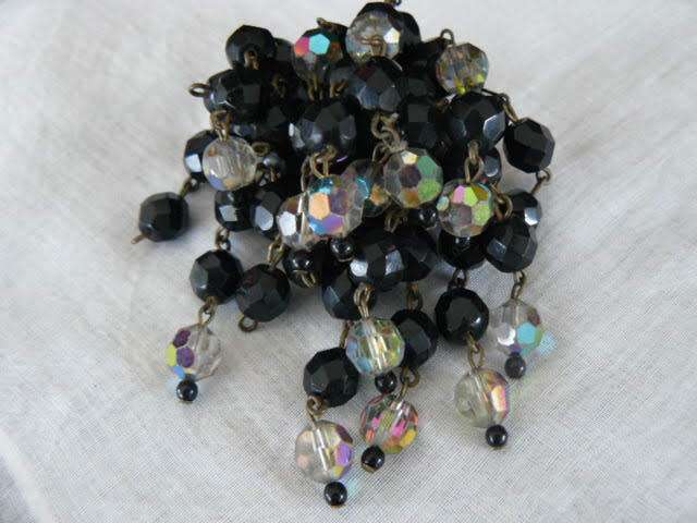 CLUSTER BROOCH BLING AND BLACK