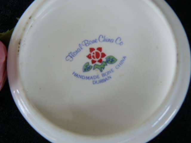 PIN DISH PORCELAIN GOLD RIM 7 CM