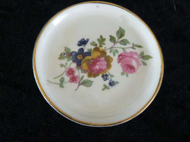 PIN DISH PORCELAIN GOLD RIM 7 CM