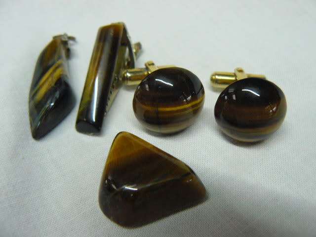 TIGERS EYE CUFF LINKS, TYE CLIP, PENDANT AND GOOD LUCK TIGERS EYE STONE