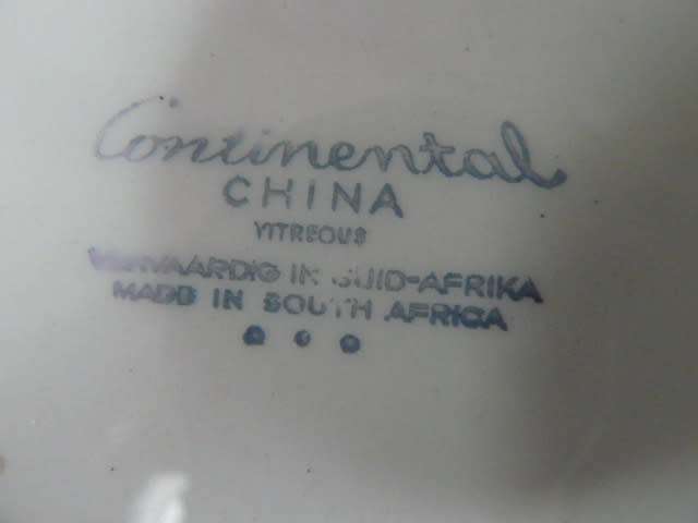 PLATE X 2  24.5 CM CONTINENTAL CHINA MADE IN S A ROMANCE